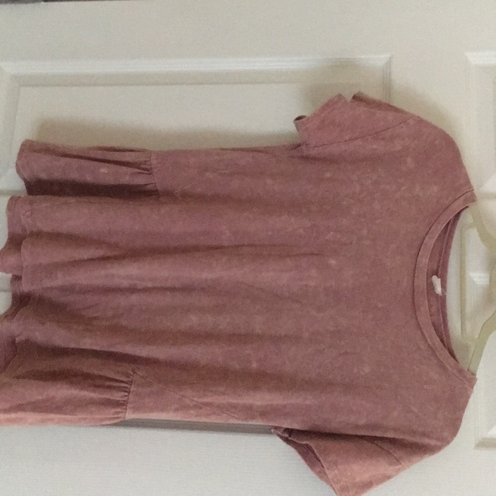 Cute distressed pink tee